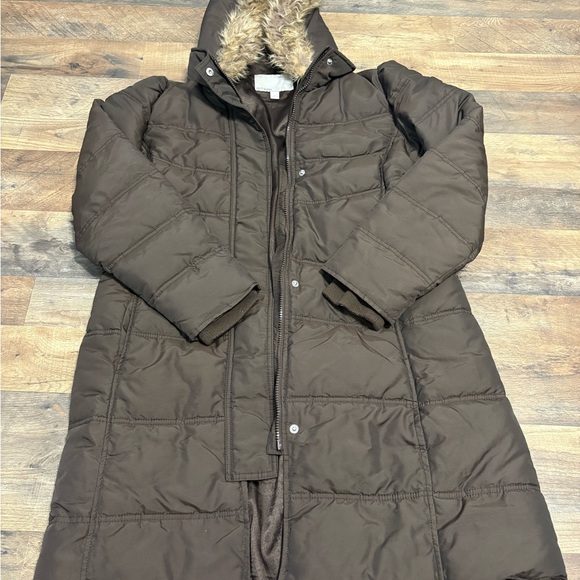 Old Navy Women’s Brown Puffer Coat with Detachable Faux Fur Hood - Picture 1 of 13